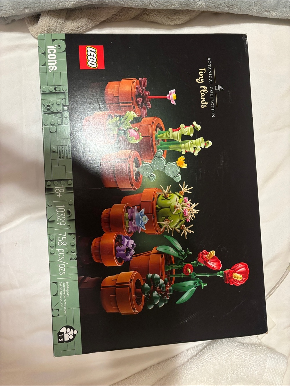 LEGO Tiny Plants Botanical Collection - Green, Brown, Red, Purple